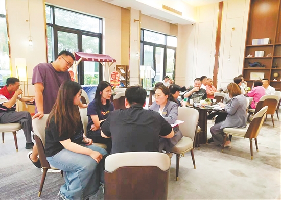 利好政策吸引購房者“進(jìn)場”。