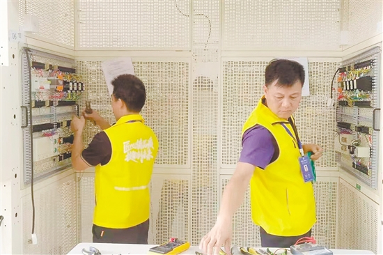 江發(fā)服務(wù)公司的選手們?cè)诩寄艽筚愔斜憩F(xiàn)出色。