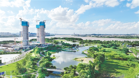 江發(fā)·天御灣景觀資源出色。