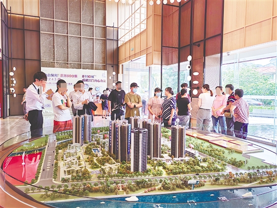 ?銷售小面積第四代住宅的樓盤吸引了許多市民的目光。