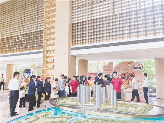 全運(yùn)會期間，不少境外人士在回鄉(xiāng)觀賽之余前來購房。