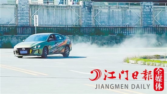 車主充分體驗(yàn)了影豹的性能。