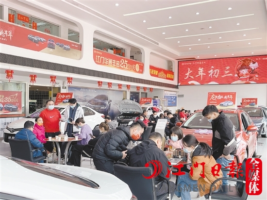 為能享受補(bǔ)貼，不少消費(fèi)者選擇延遲購(gòu)車(chē)。