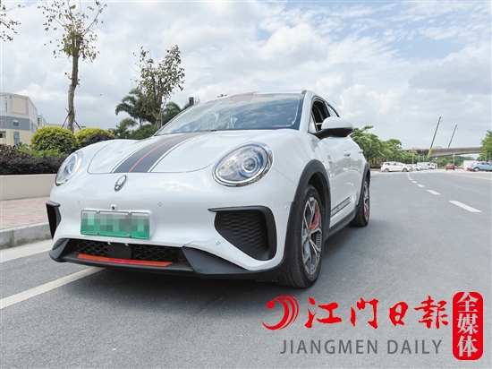 新車(chē)外觀頗具個(gè)性。