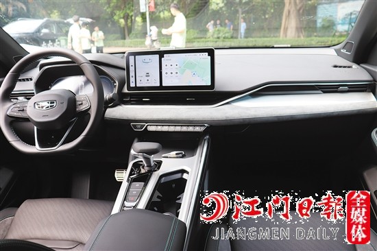 2023款星瑞配備12.3英寸的中控屏和液晶儀表盤，功能實用。