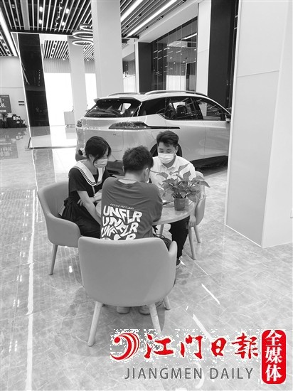 消費者在購車時，應要求經(jīng)營者對車輛作出真實全面的介紹。