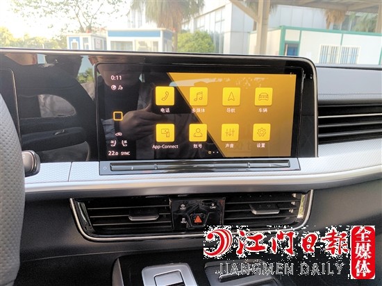 12英寸全液晶觸控大屏功能強大。