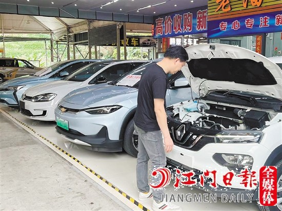 今年以來(lái)，消費(fèi)者購(gòu)買二手車熱情高漲。