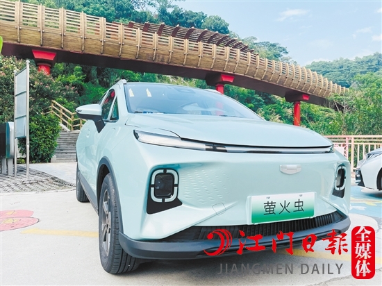 幾何E螢火蟲(chóng)外觀簡(jiǎn)潔炫酷。