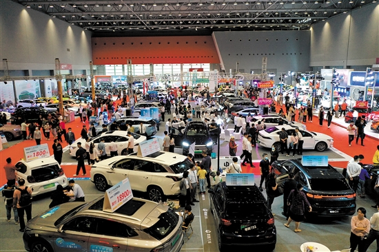 往年的“五一”車展現(xiàn)場(chǎng)人氣旺。