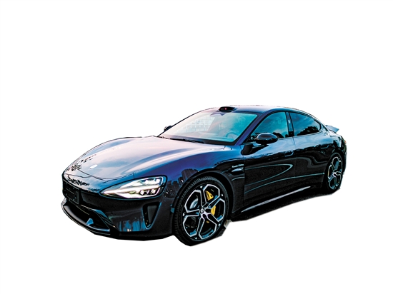 小米SU7創(chuàng)始版外觀“拉風(fēng)”。