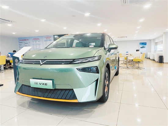 啟辰新款VX6造型時(shí)尚動(dòng)感。