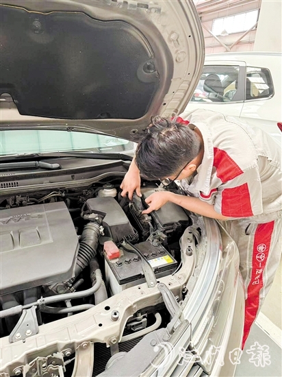 定期檢查車(chē)輛的線路是否老化，避免車(chē)輛自燃。