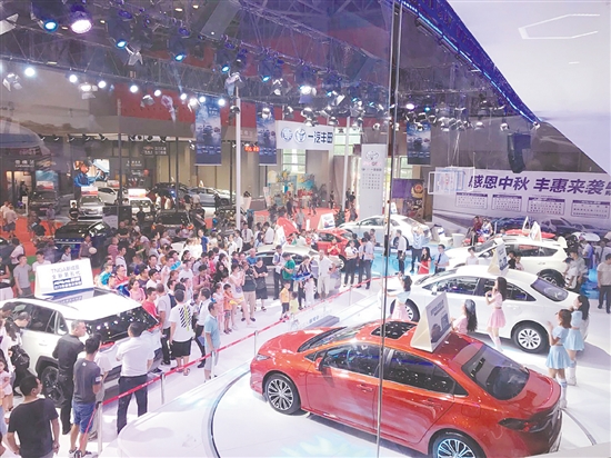 歷屆“五一”車展的人氣都很旺。